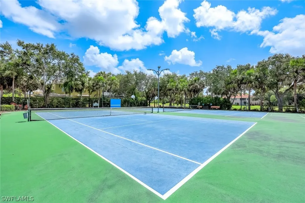 2033 Crestview Way Naples FL 34119