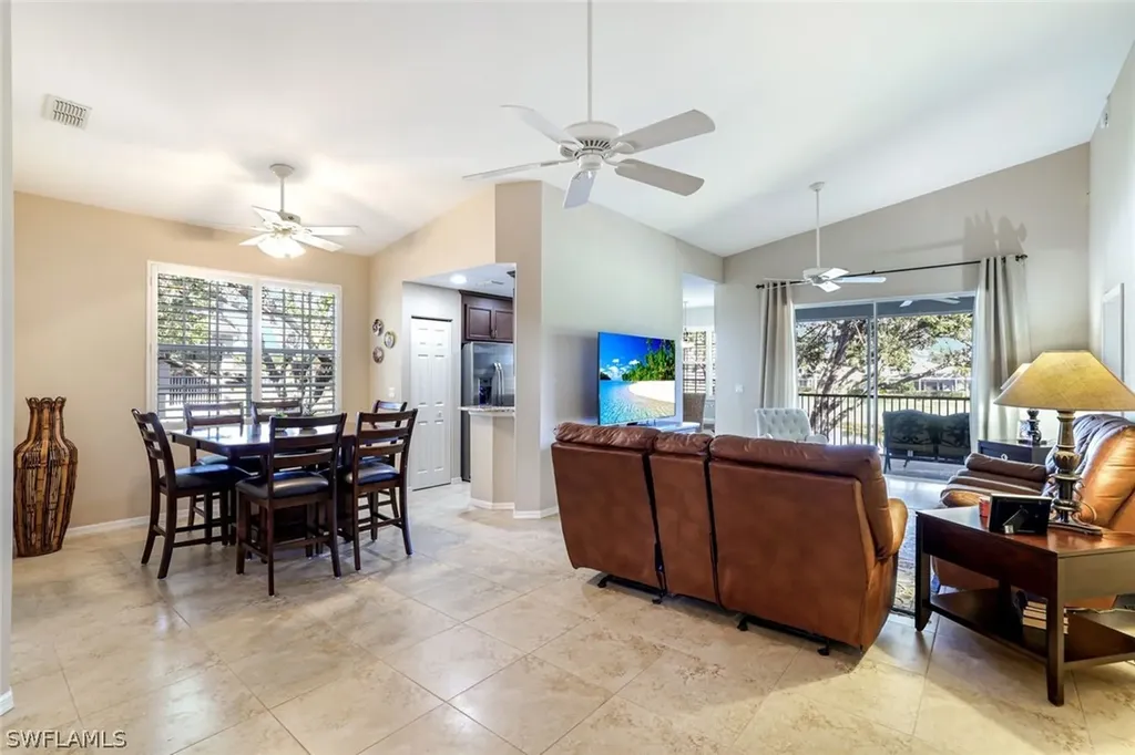 2033 Crestview Way Naples FL 34119