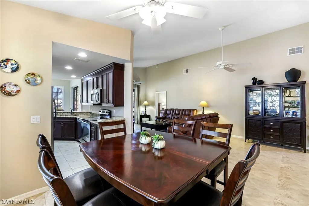 2033 Crestview Way Naples FL 34119