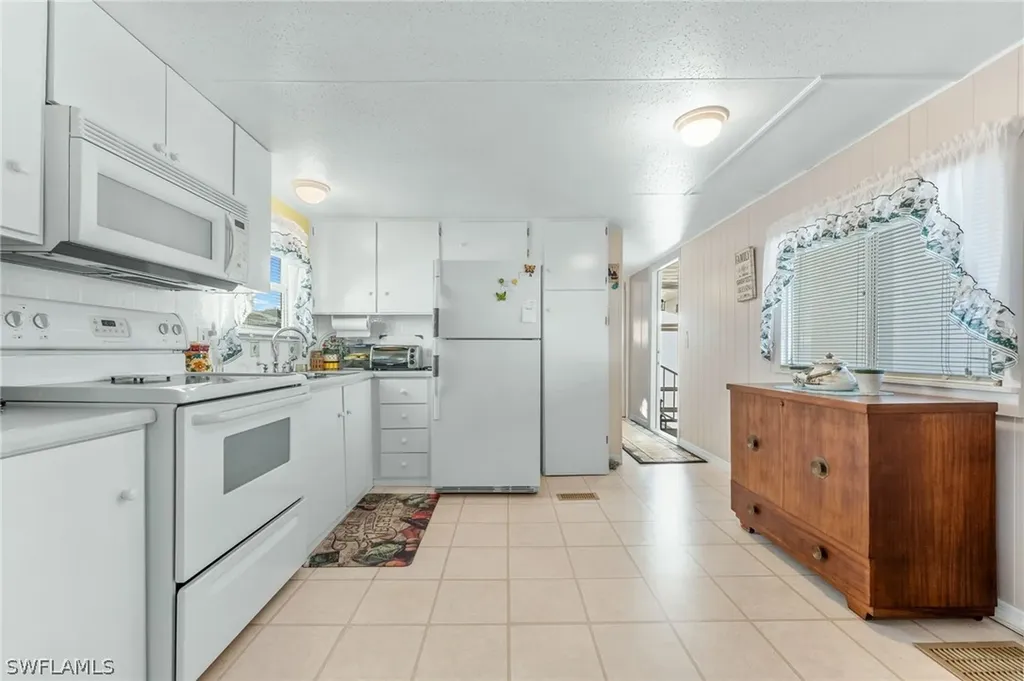 31 San Remo Circle Naples FL 34112