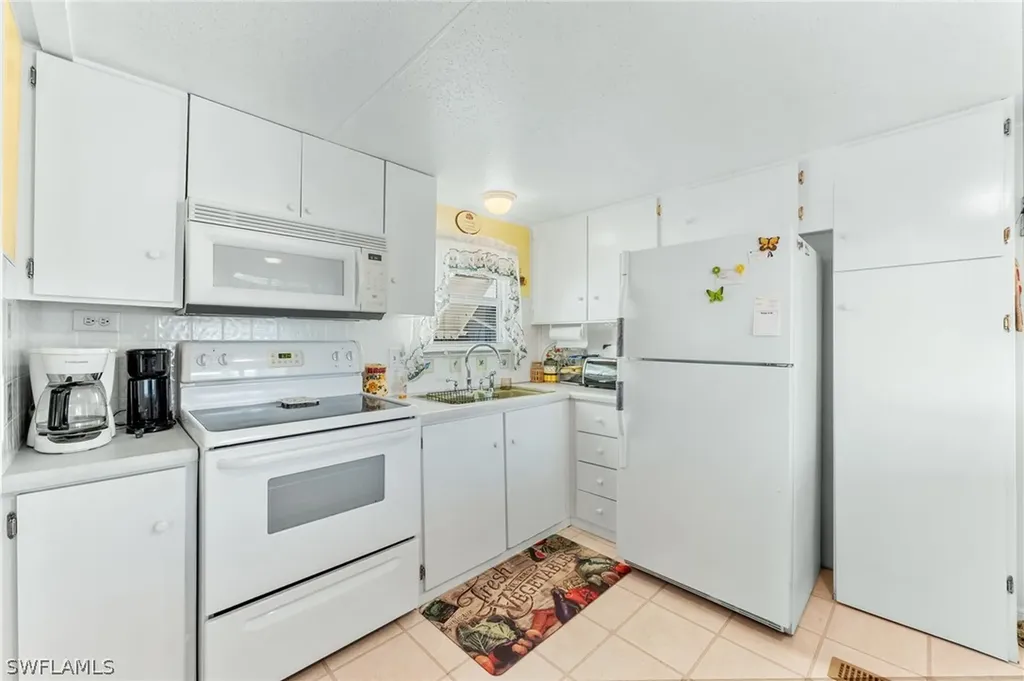 31 San Remo Circle Naples FL 34112