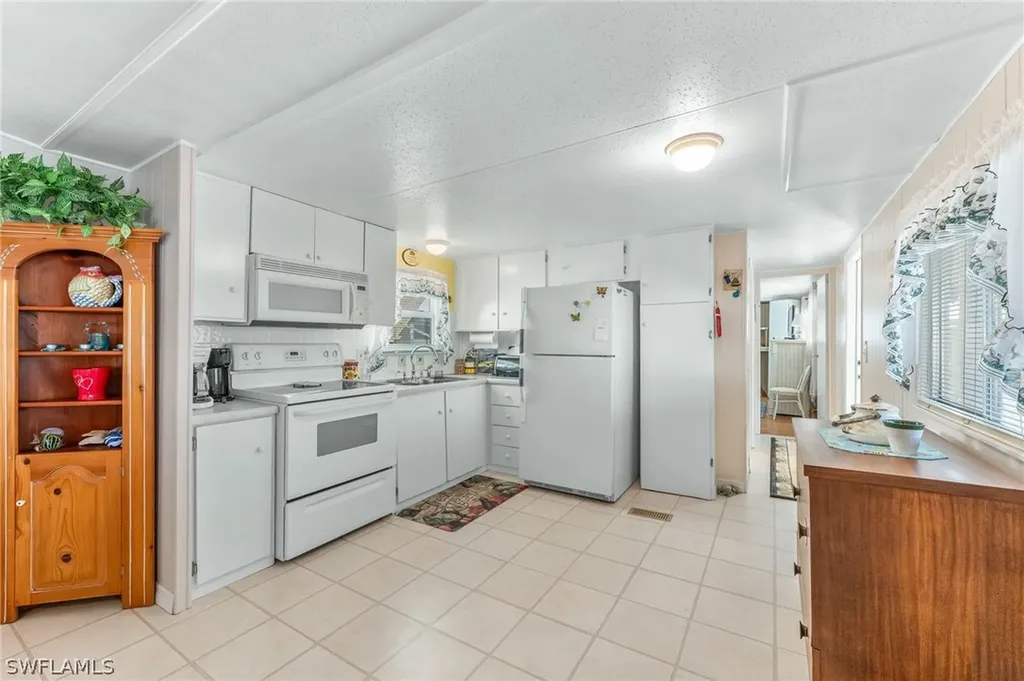 31 San Remo Circle Naples FL 34112