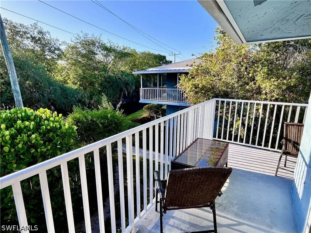 256 Palm Drive Naples FL 34112