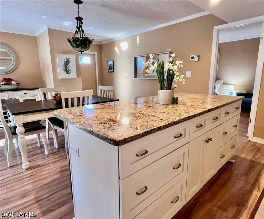 256 Palm Drive Naples FL 34112