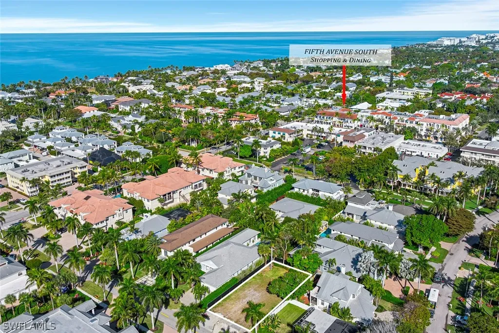 395 7th Avenue S Naples FL 34102