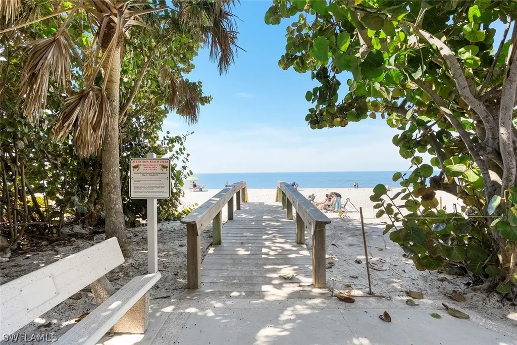 395 7th Avenue S Naples FL 34102