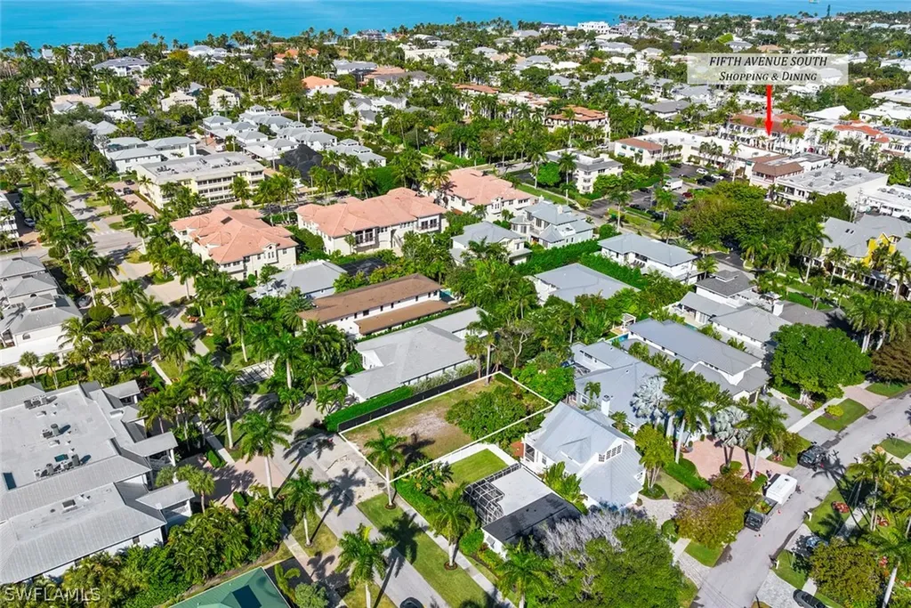 395 7th Avenue S Naples FL 34102