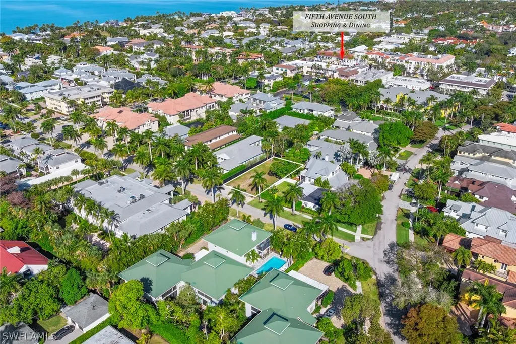 395 7th Avenue S Naples FL 34102