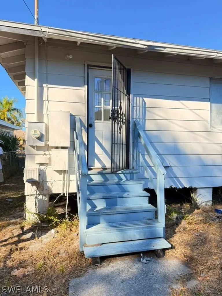 3316 Armstrong Court Fort Myers FL 33916
