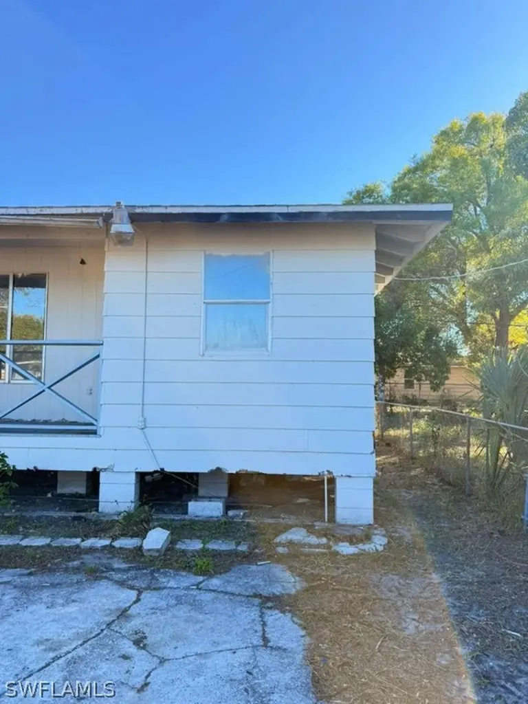 3316 Armstrong Court Fort Myers FL 33916