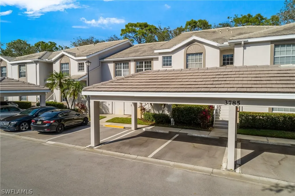 3785 Fieldstone Boulevard Naples FL 34109
