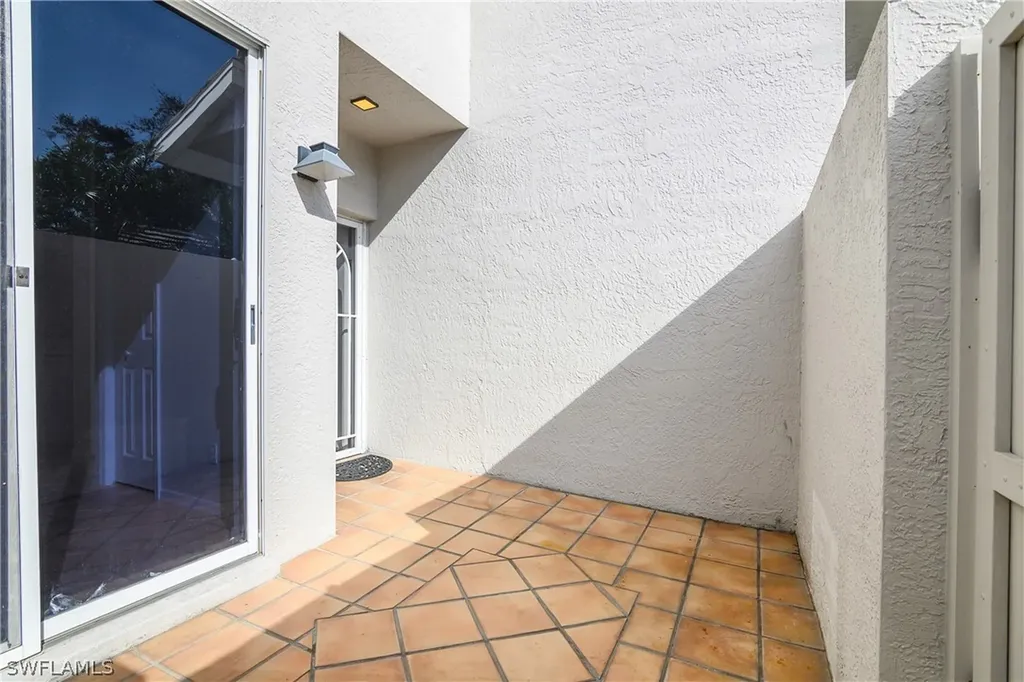 3785 Fieldstone Boulevard Naples FL 34109