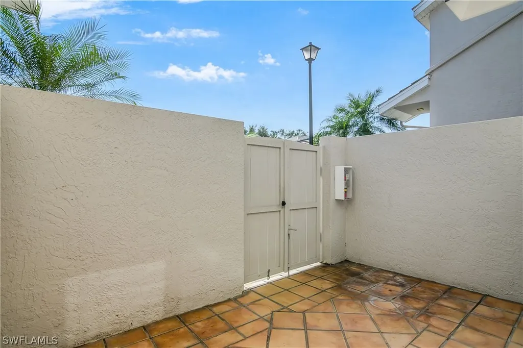 3785 Fieldstone Boulevard Naples FL 34109