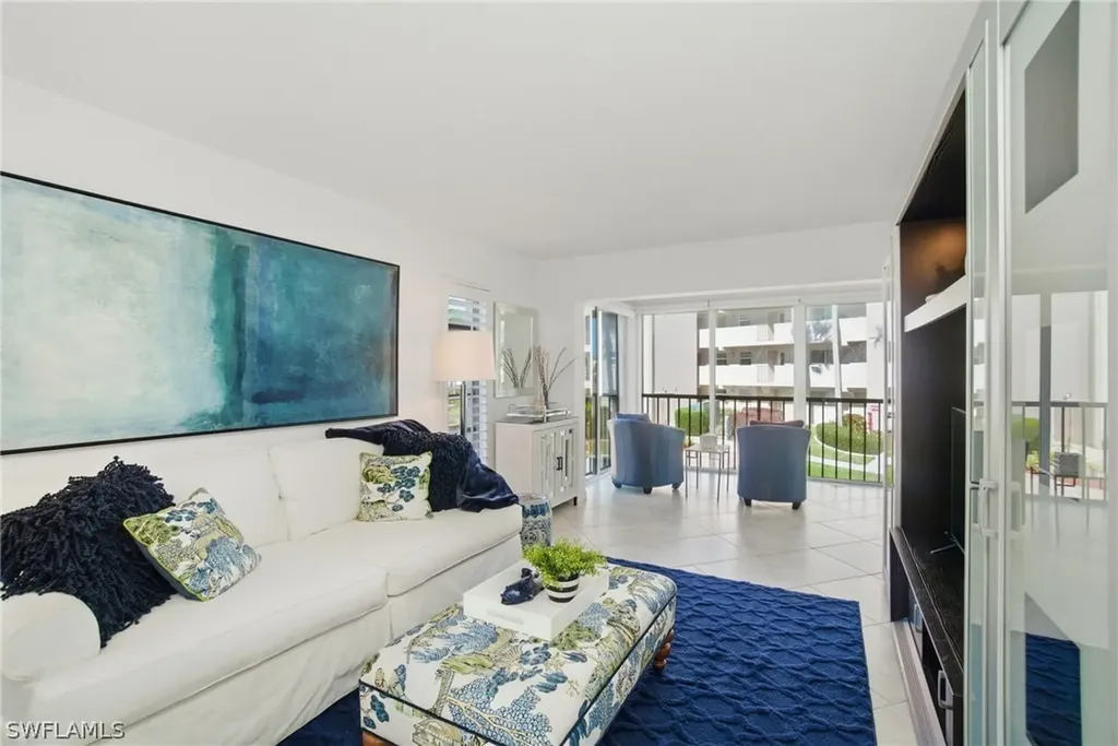 53 High Point Circle W Naples FL 34103