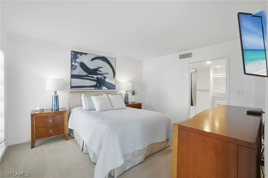 53 High Point Circle W Naples FL 34103