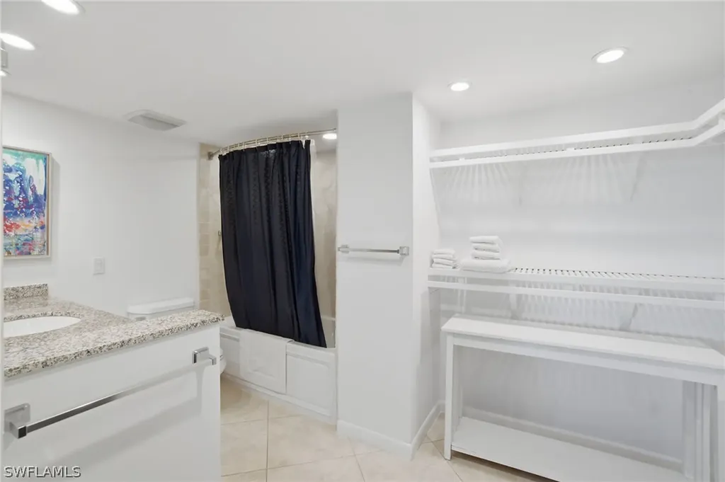 53 High Point Circle W Naples FL 34103