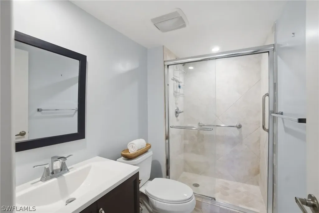 53 High Point Circle W Naples FL 34103