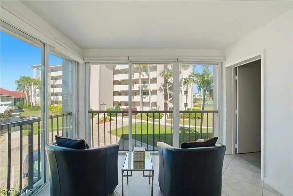 53 High Point Circle W Naples FL 34103