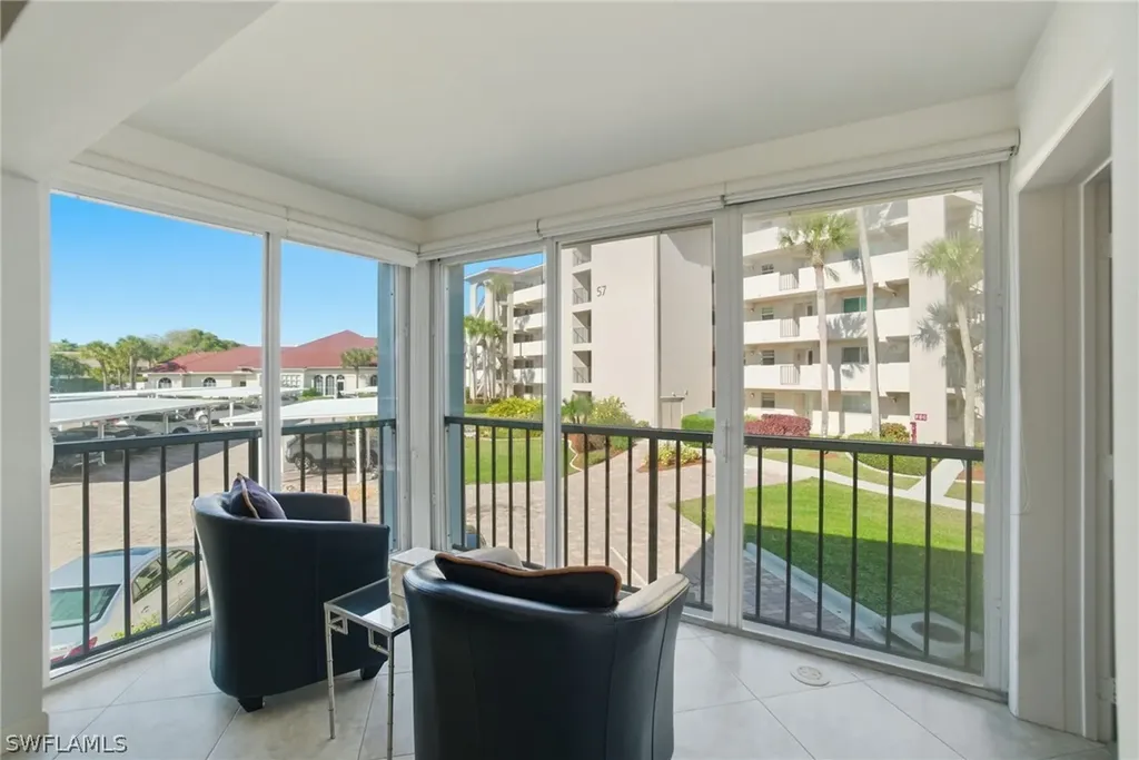 53 High Point Circle W Naples FL 34103
