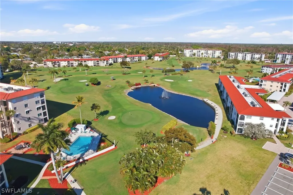 53 High Point Circle W Naples FL 34103