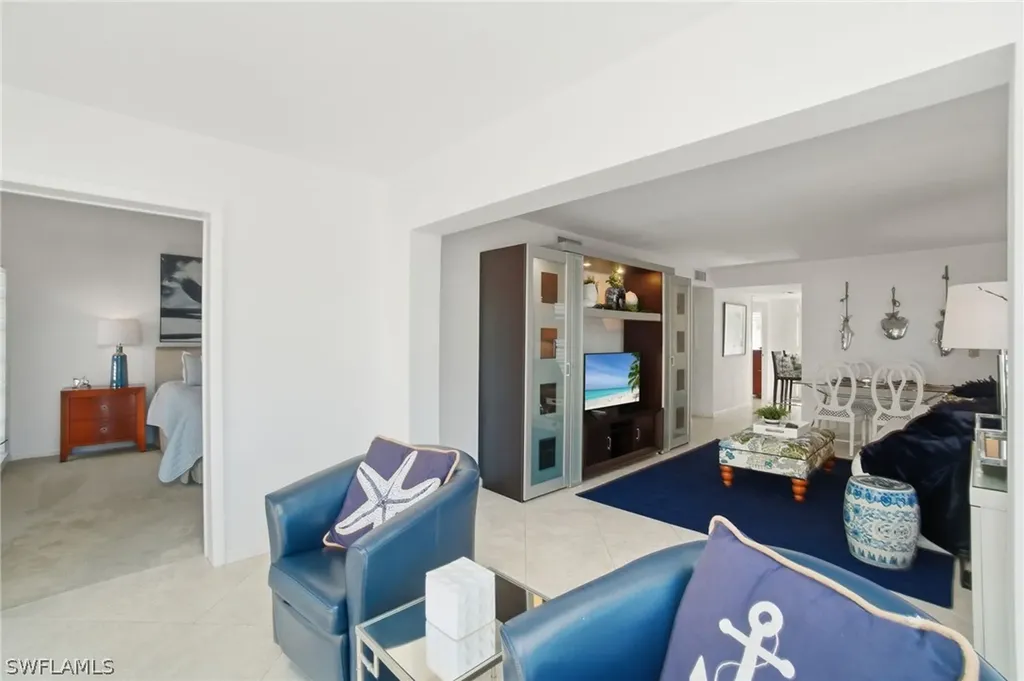 53 High Point Circle W Naples FL 34103