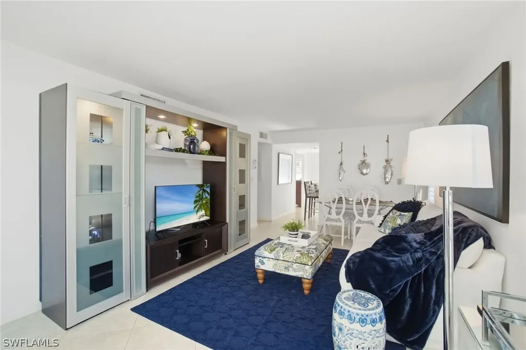 53 High Point Circle W Naples FL 34103