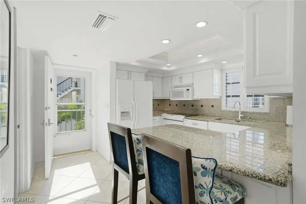 53 High Point Circle W Naples FL 34103