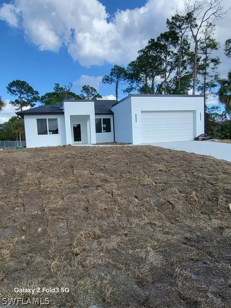 718 Robert Avenue Lehigh Acres FL 33936