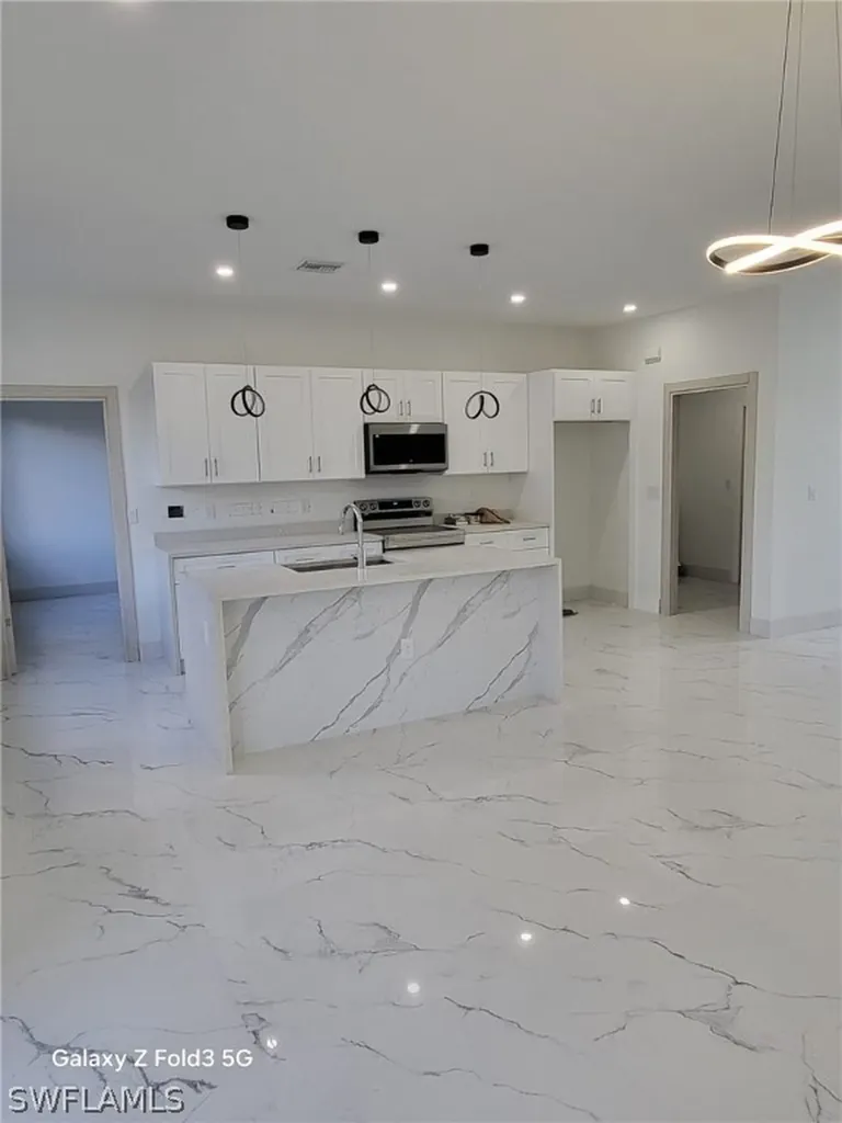 718 Robert Avenue Lehigh Acres FL 33936