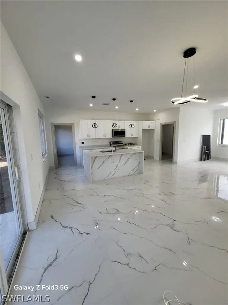 718 Robert Avenue Lehigh Acres FL 33936