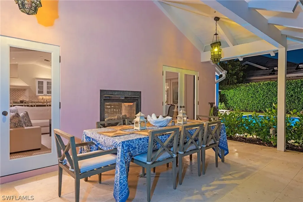 4875 Whispering Pine Way Naples FL 34103