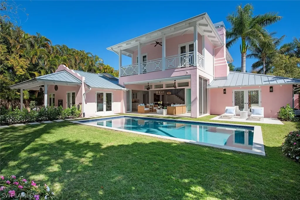 4875 Whispering Pine Way Naples FL 34103