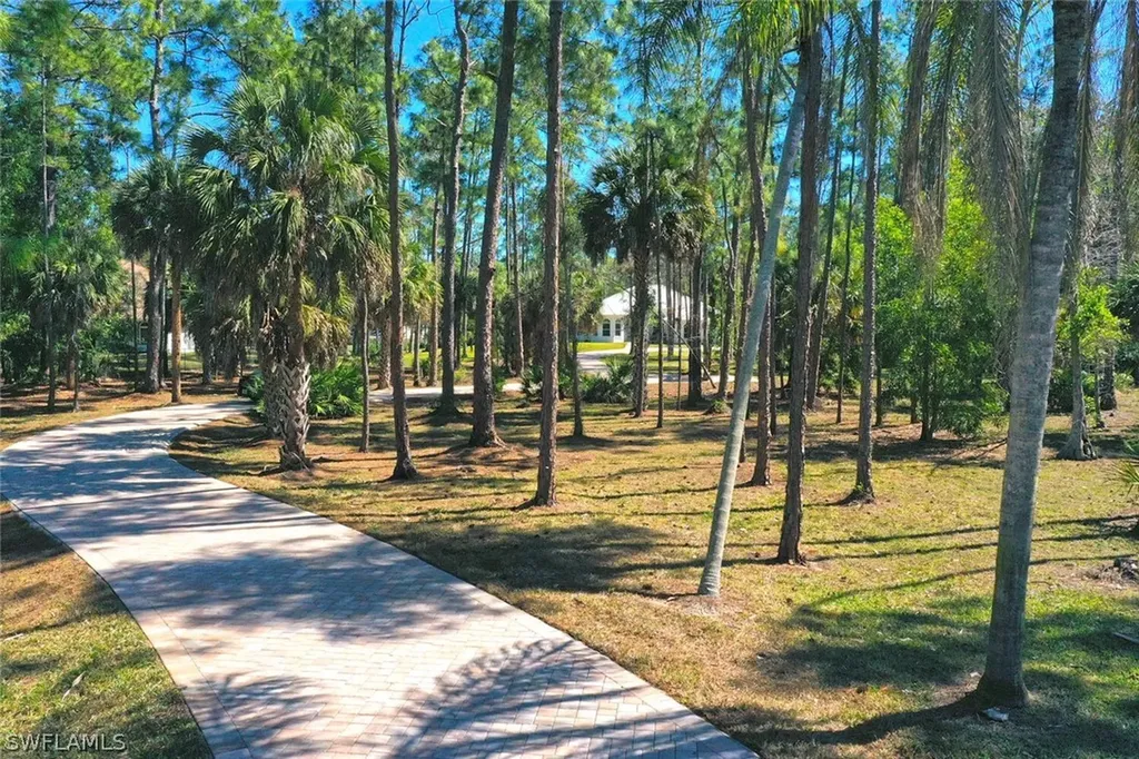 1520 Oakes Boulevard Naples FL 34119