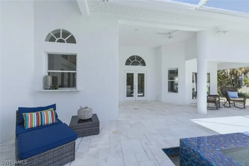 1520 Oakes Boulevard Naples FL 34119