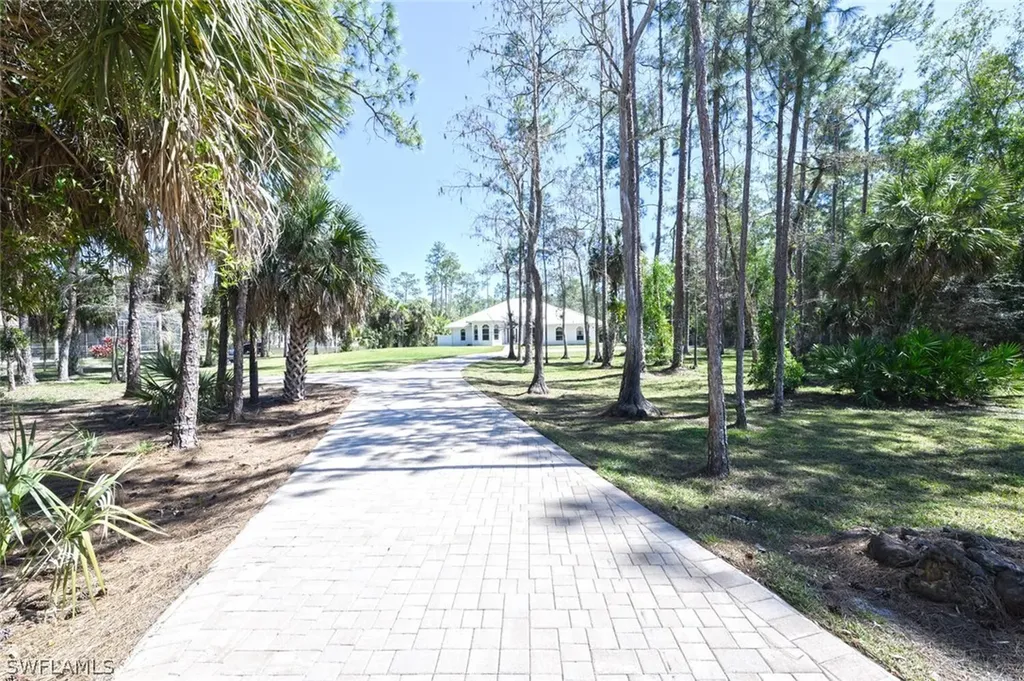 1520 Oakes Boulevard Naples FL 34119
