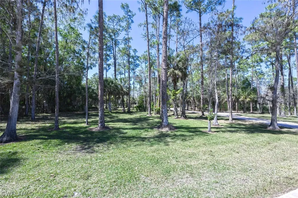 1520 Oakes Boulevard Naples FL 34119