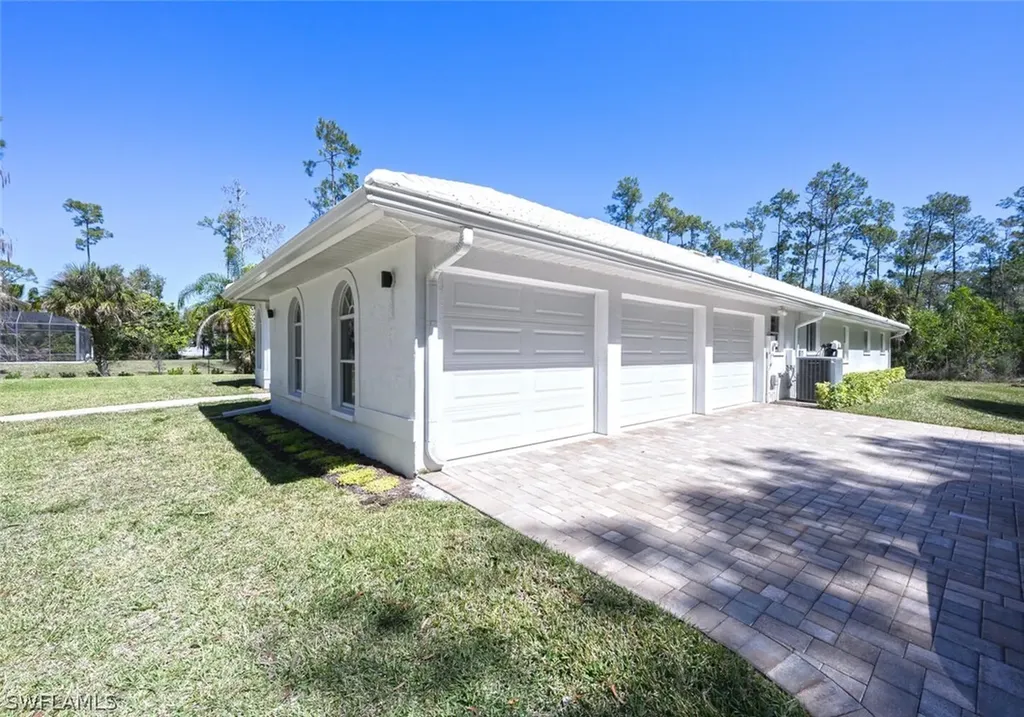 1520 Oakes Boulevard Naples FL 34119