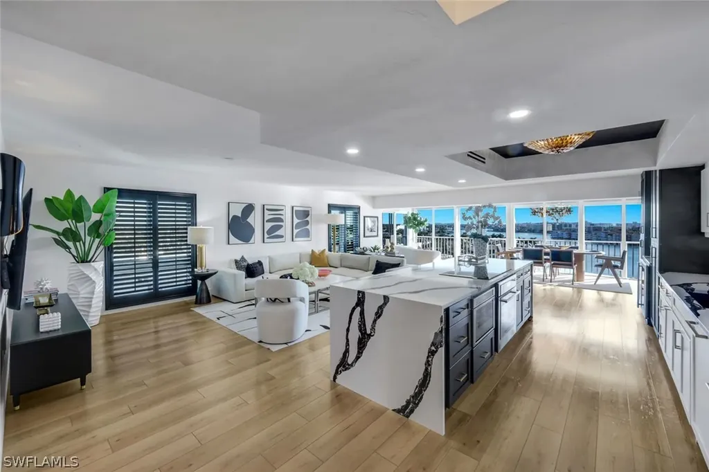 250 Park Shore Drive Naples FL 34103