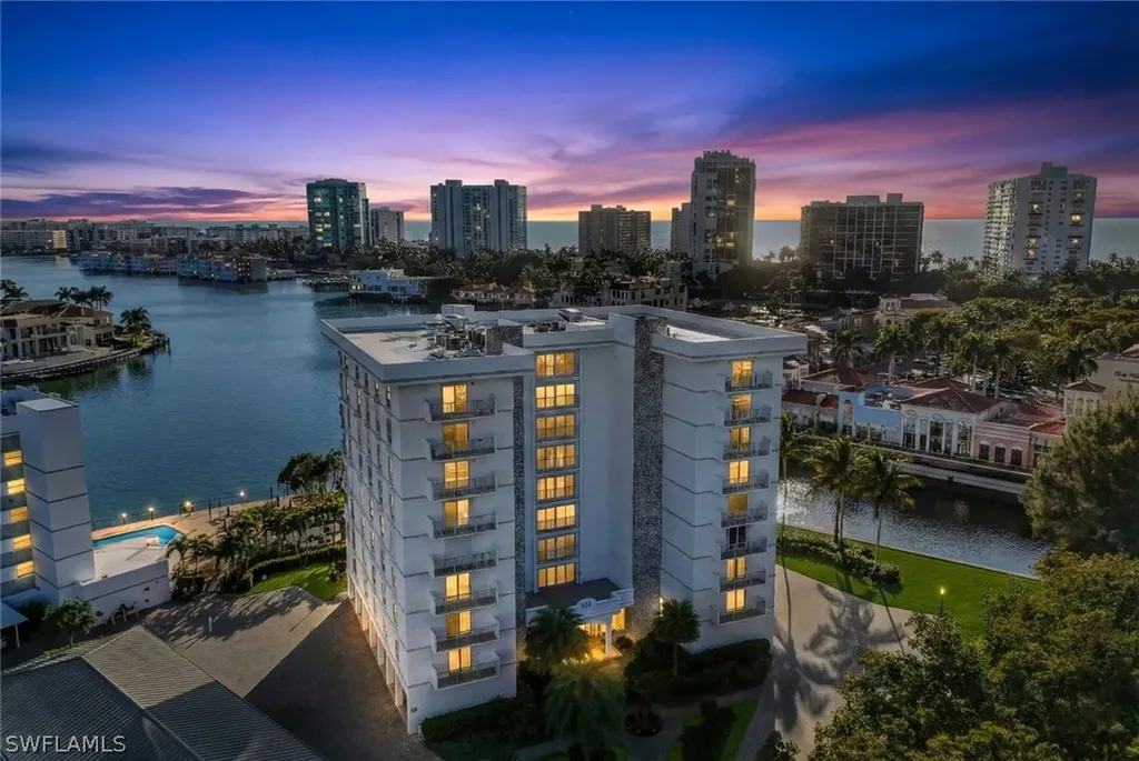 250 Park Shore Drive Naples FL 34103