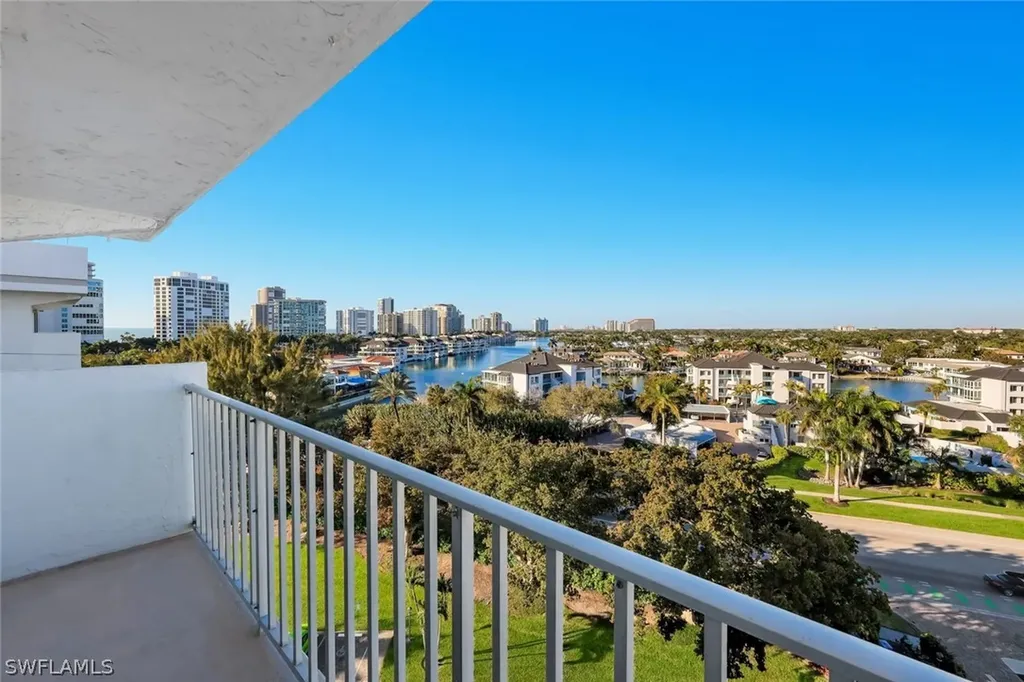 250 Park Shore Drive Naples FL 34103