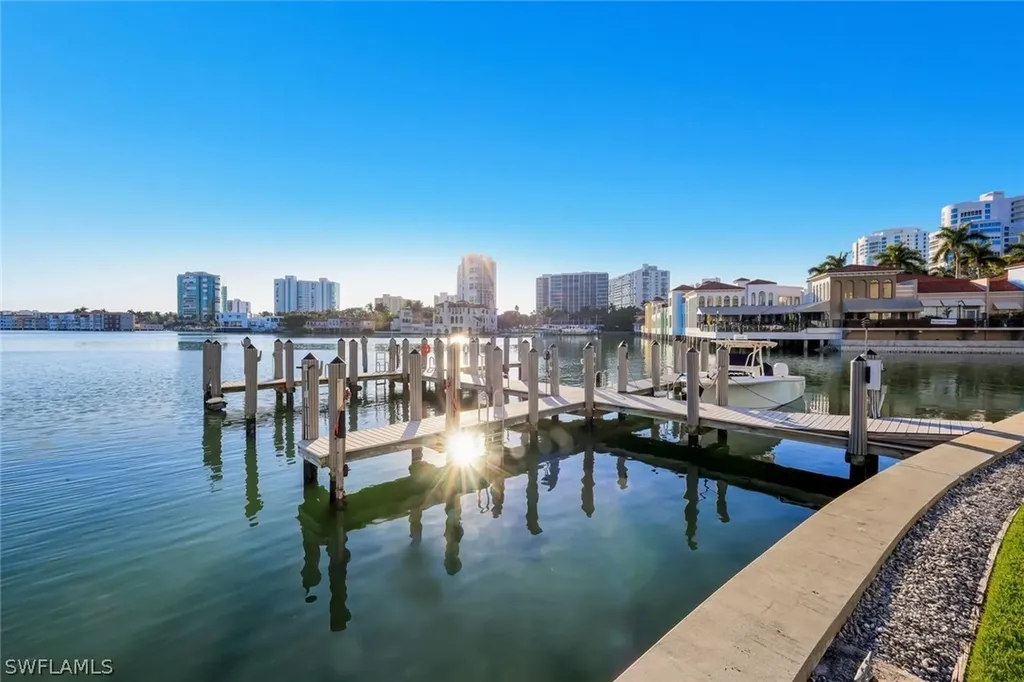250 Park Shore Drive Naples FL 34103