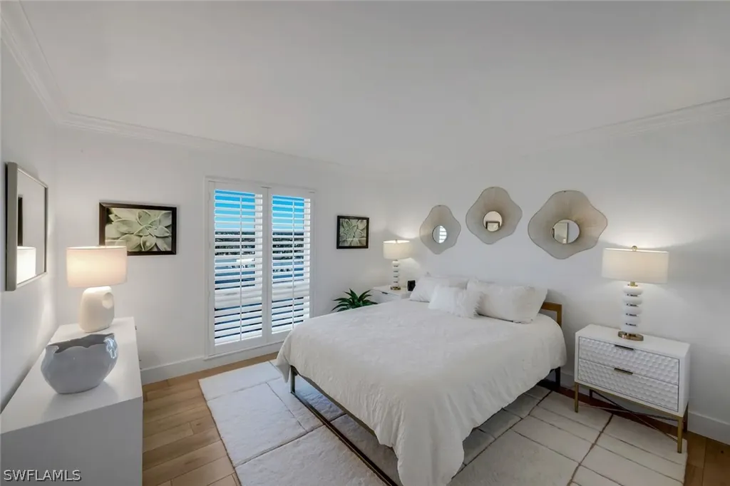 250 Park Shore Drive Naples FL 34103