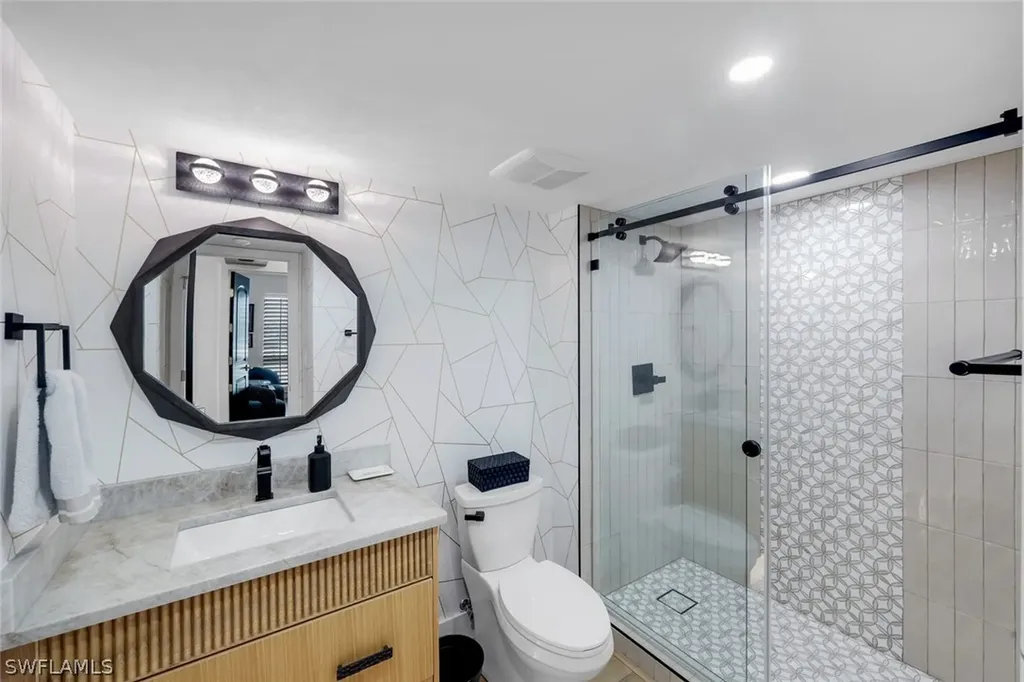 250 Park Shore Drive Naples FL 34103