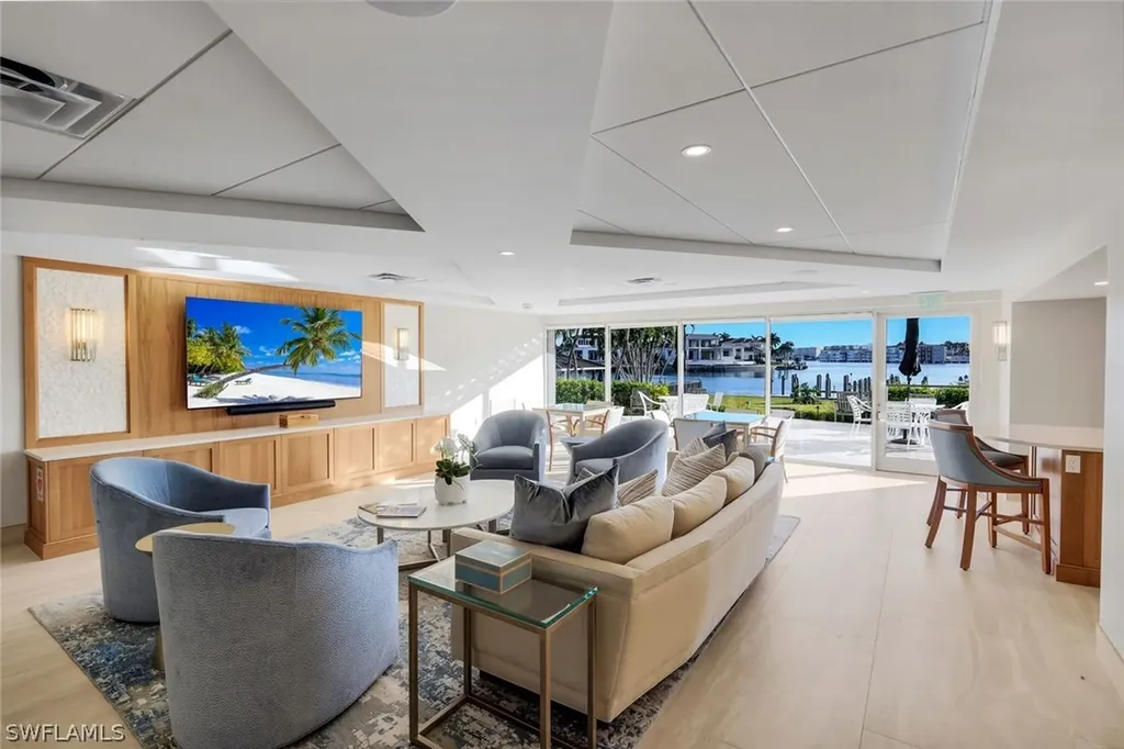 250 Park Shore Drive Naples FL 34103