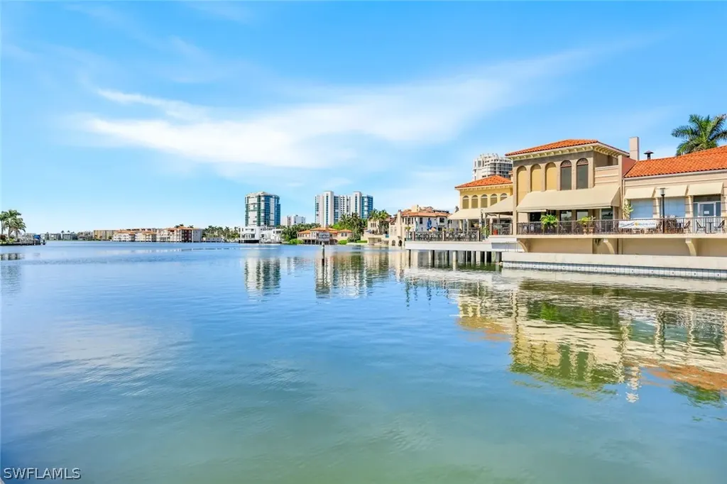 250 Park Shore Drive Naples FL 34103