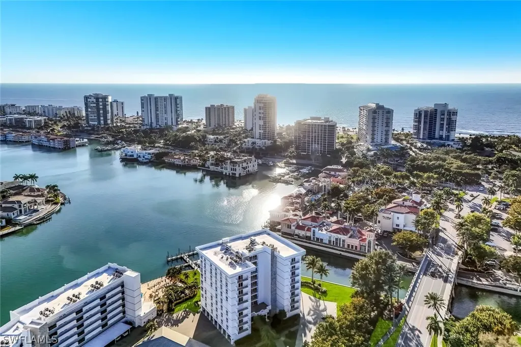 250 Park Shore Drive Naples FL 34103