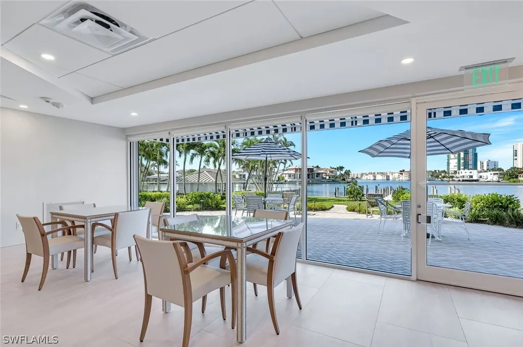 250 Park Shore Drive Naples FL 34103