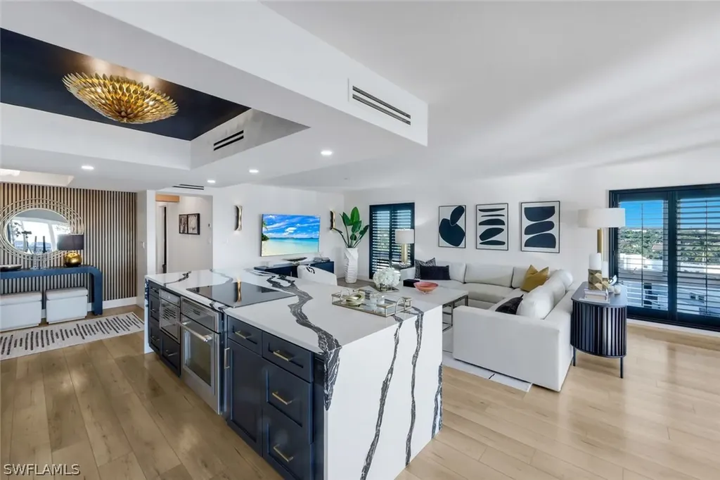 250 Park Shore Drive Naples FL 34103