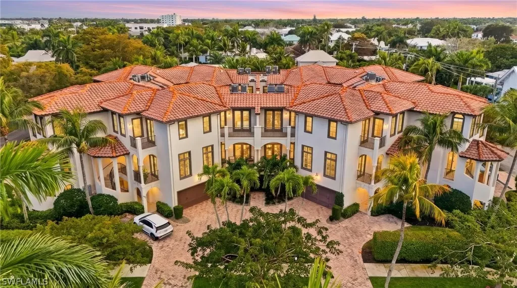 1008 7th Street S Naples FL 34102