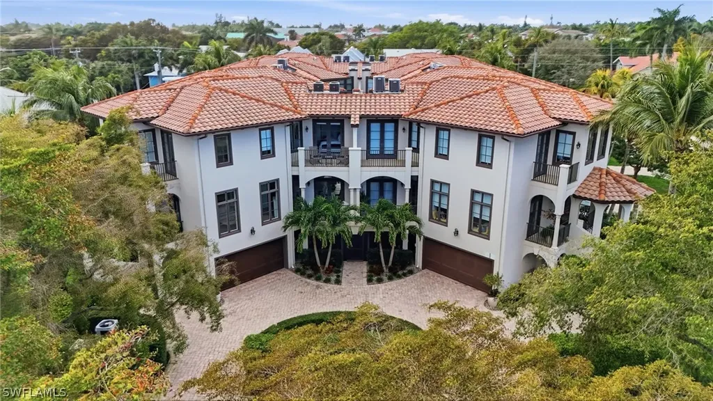 1008 7th Street S Naples FL 34102